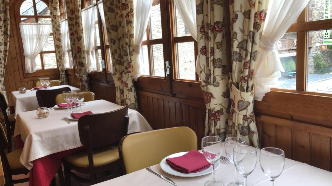 Hostal Montana Alins Exterior foto